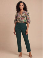 Damenbluse mit Blumenmuster und Knopfleiste – Fließende Passform