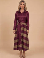 Gestreiftes Damen-Maxi-Hemdkleid mit Bindegürtel