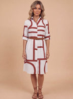 Robe-chemise pour femme – imprimé géométrique et style moderne