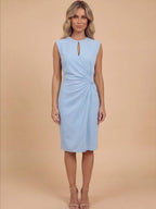 Ärmelloses Damen-Midikleid mit Keyhole-Ausschnitt und Raffungen