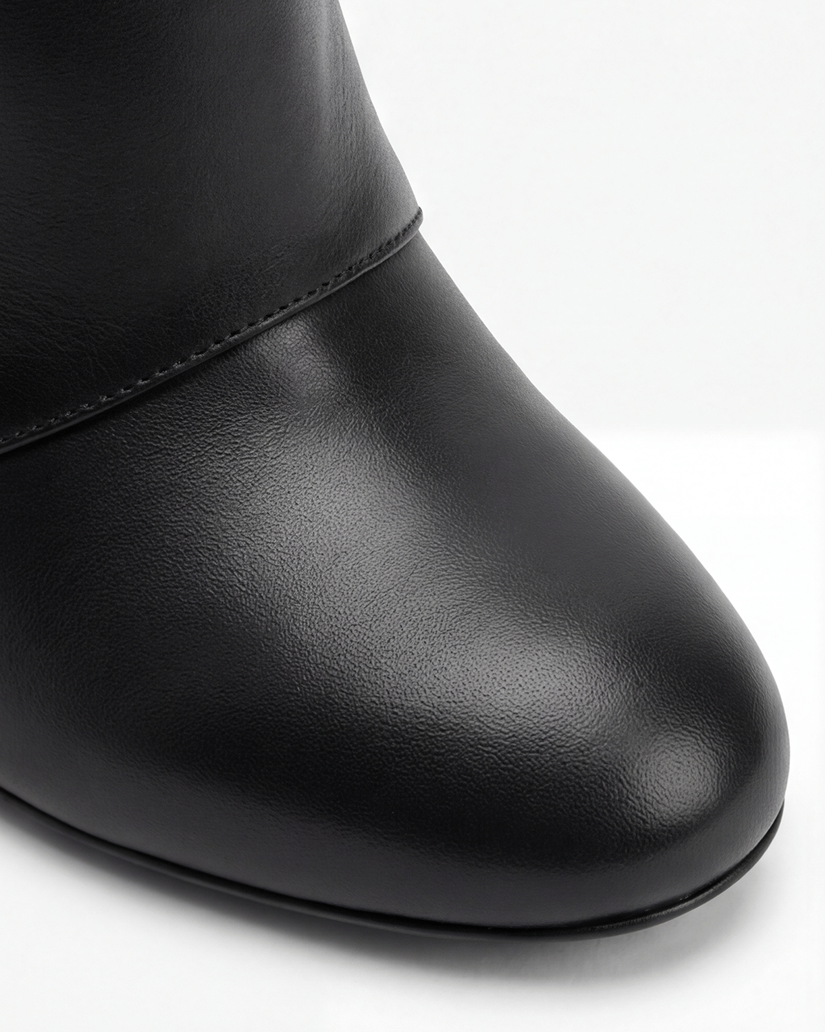 Botas de mujer hasta la rodilla con detalle de cremallera decorativa