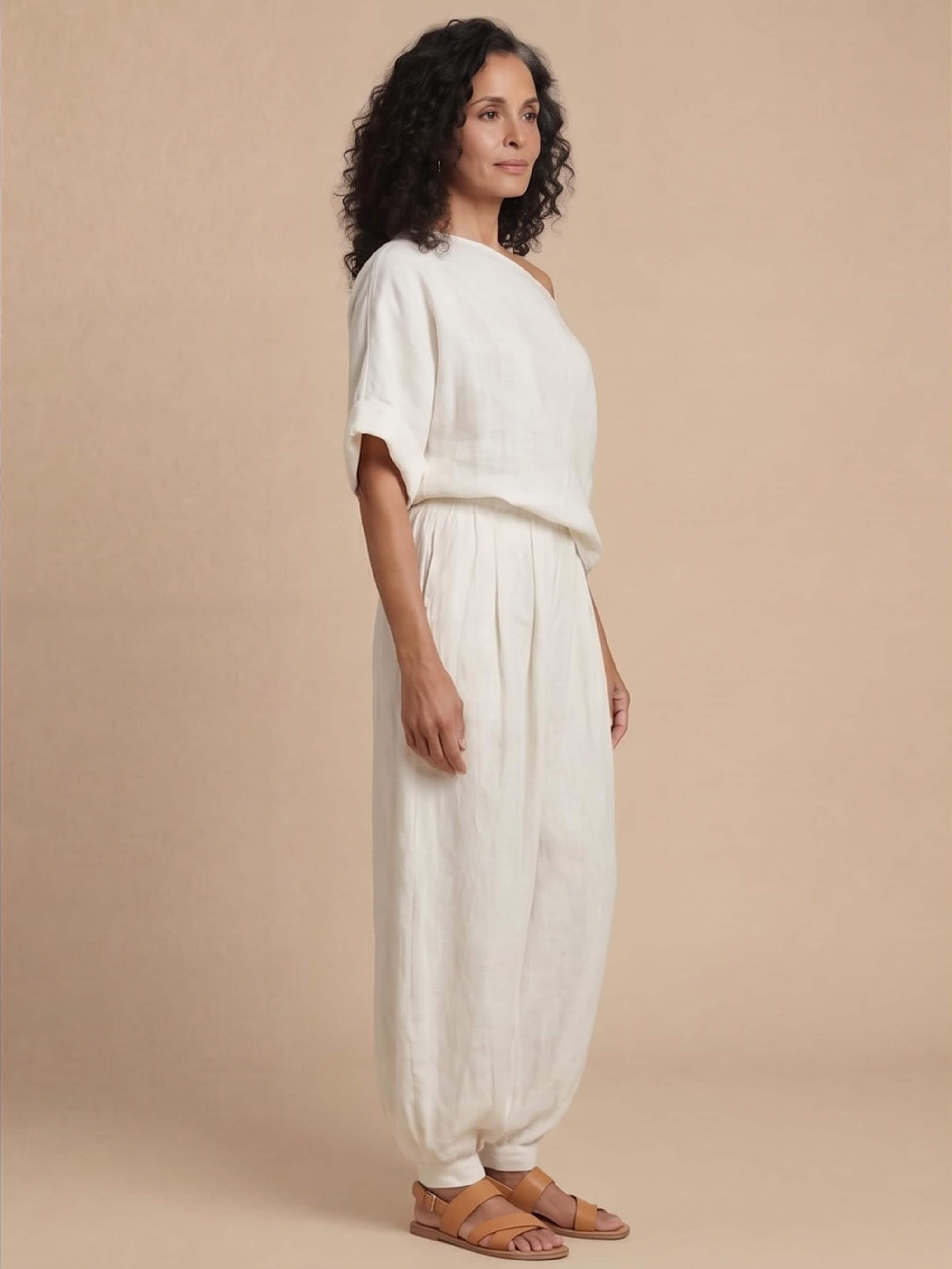 Damen-Set mit One-Shoulder-Top und schmal zulaufender Hose
