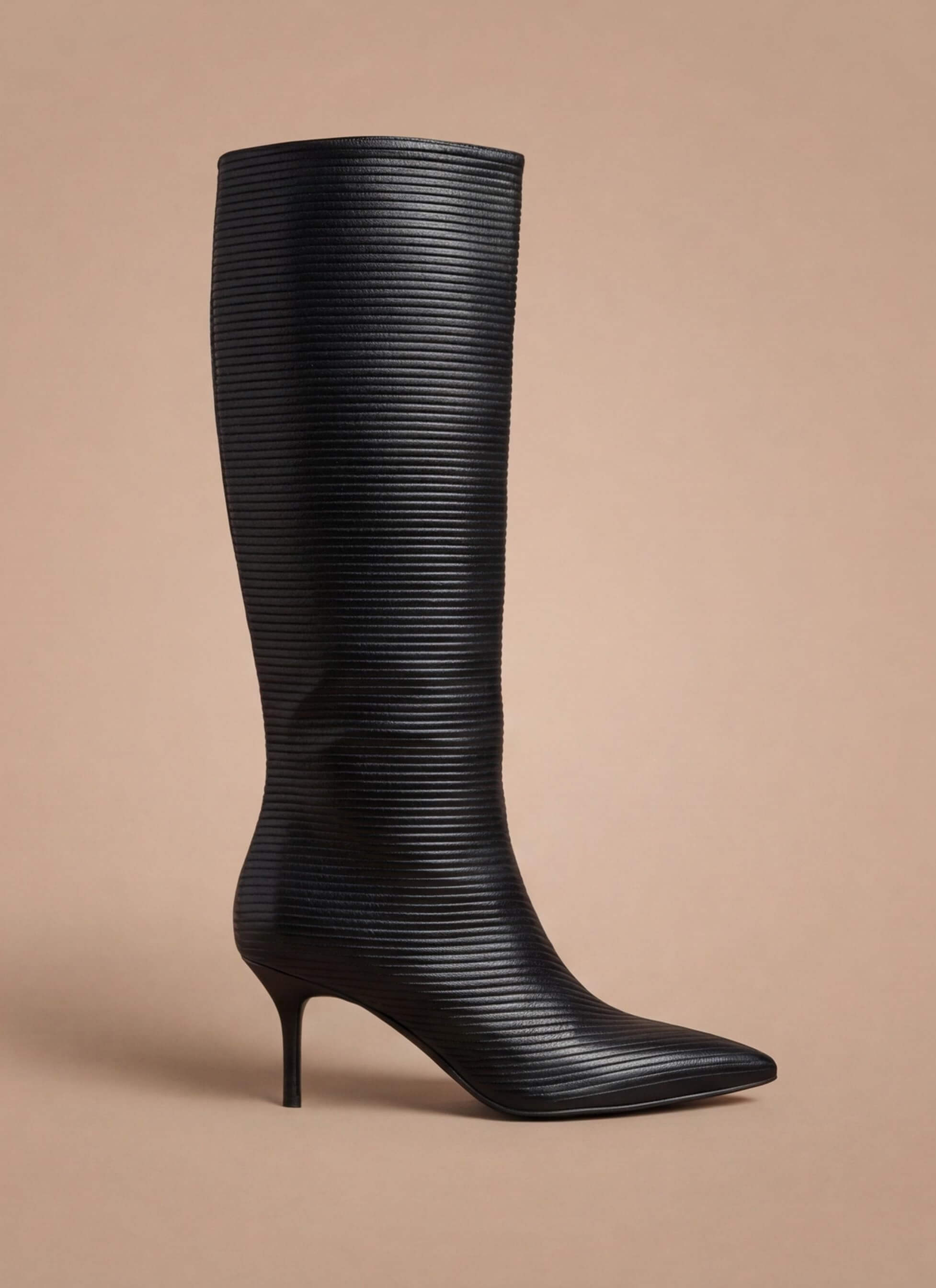 Aria Spitzkappen-Kniestiefel