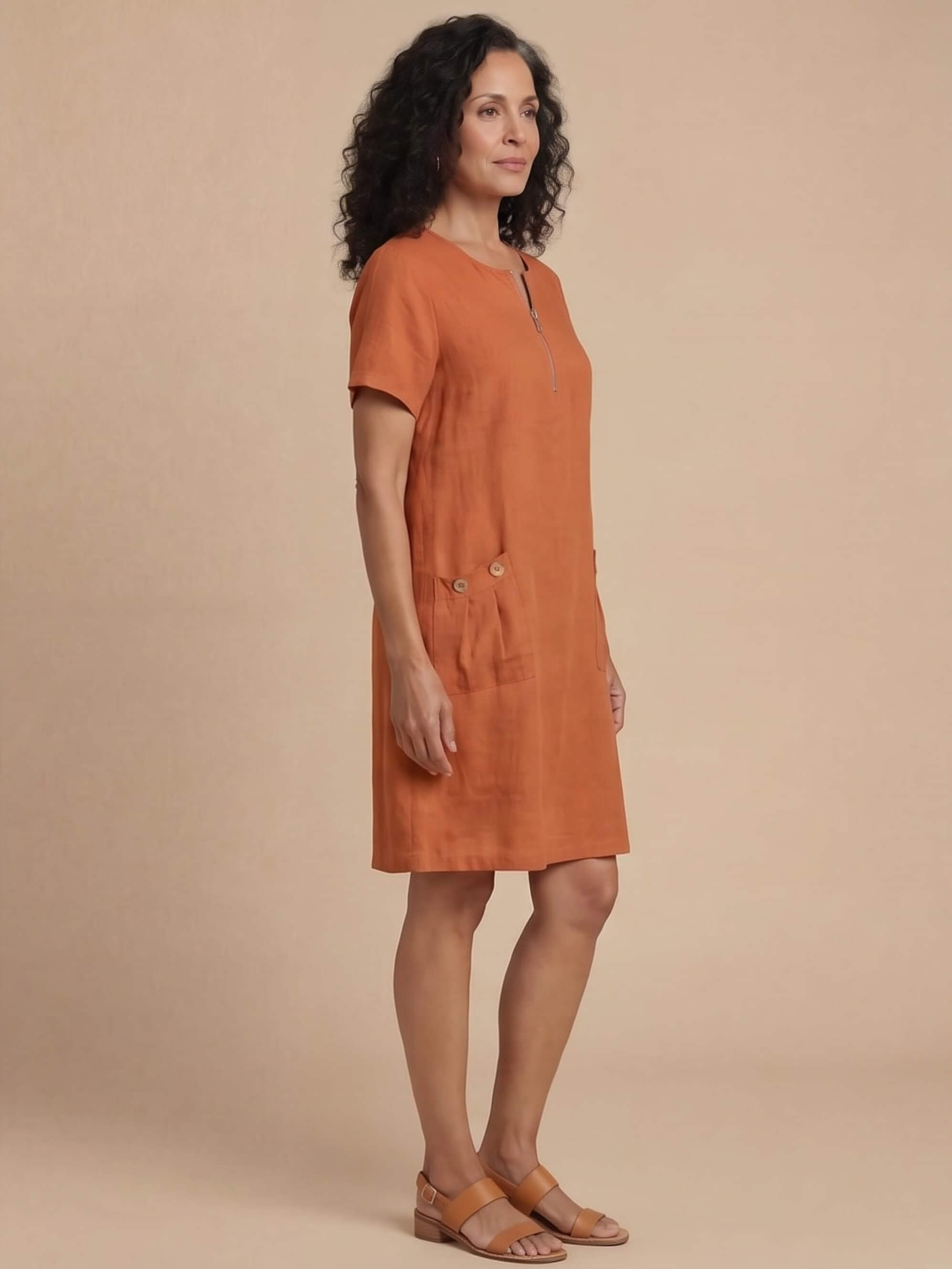 Damen-Minikleid mit Reißverschluss-Ausschnitt und Taschen