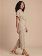 Damen-Jumpsuit in Wickeloptik mit umgeschlagenem Saum