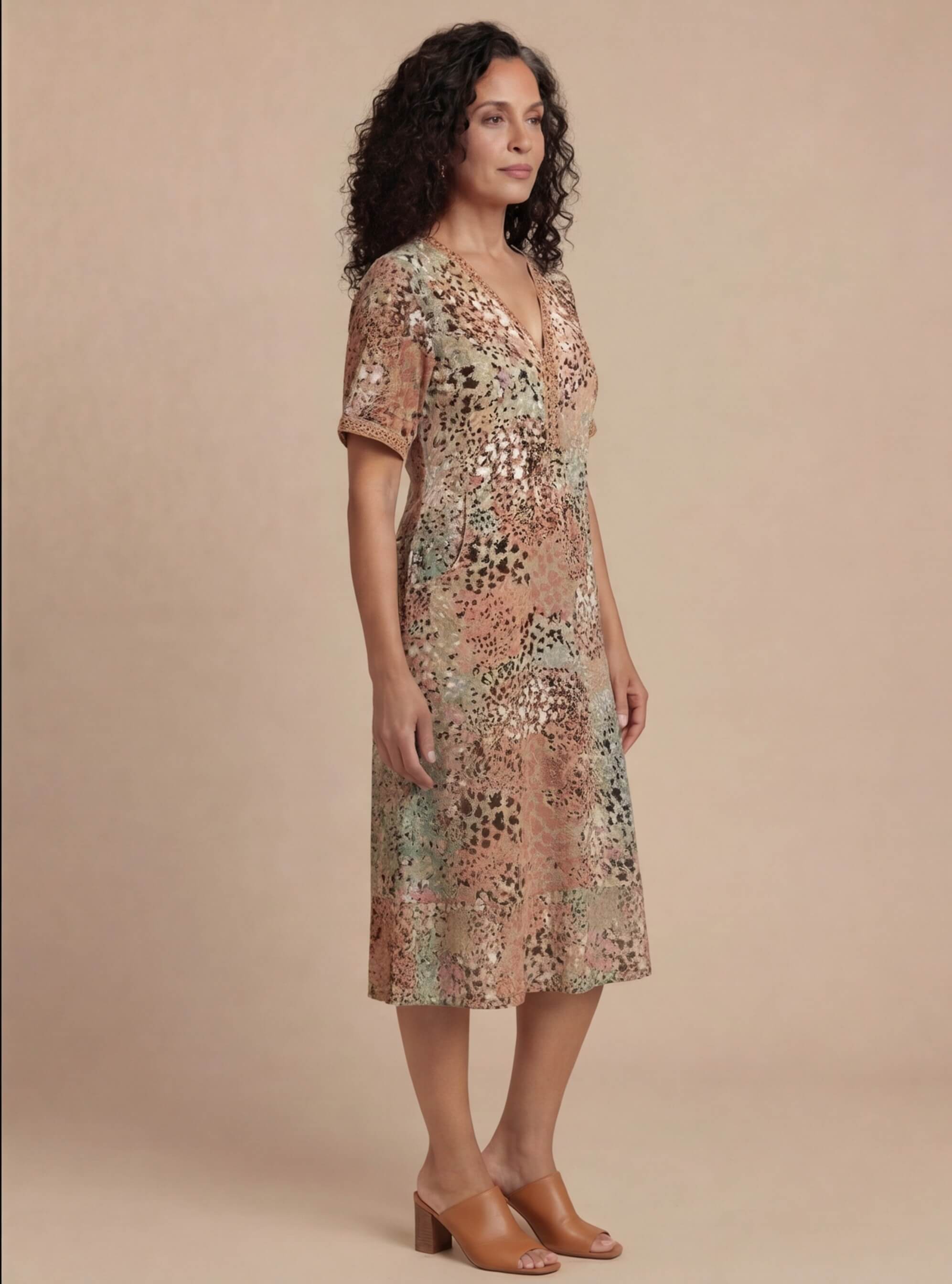 Damen Midi-Kleid mit lebendigem Print