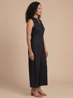 Ärmelloser Damen-Jumpsuit mit Knopfleiste und weitem Bein