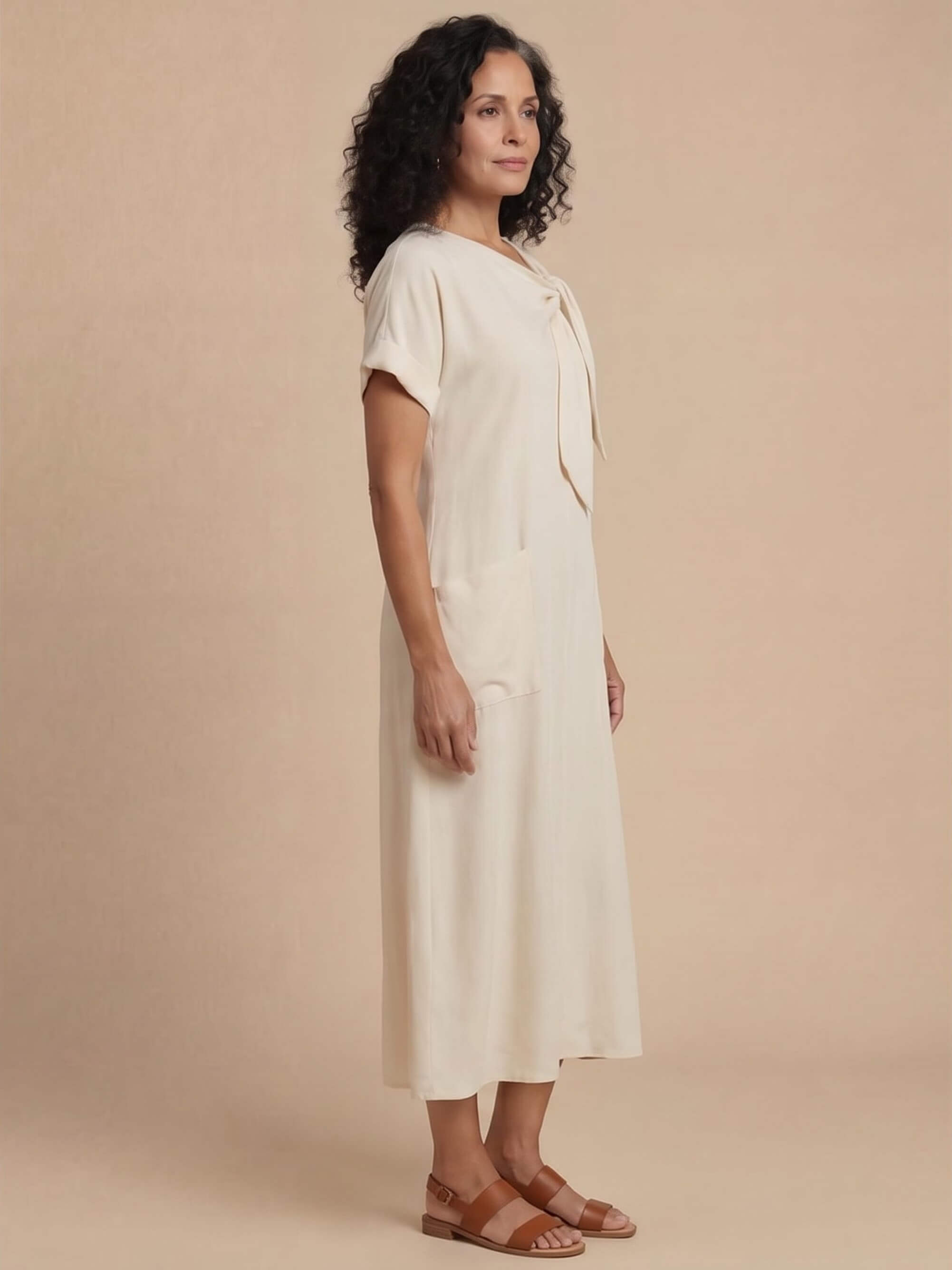 Damen-Maxikleid mit Schleifen-Ausschnitt und Taschen
