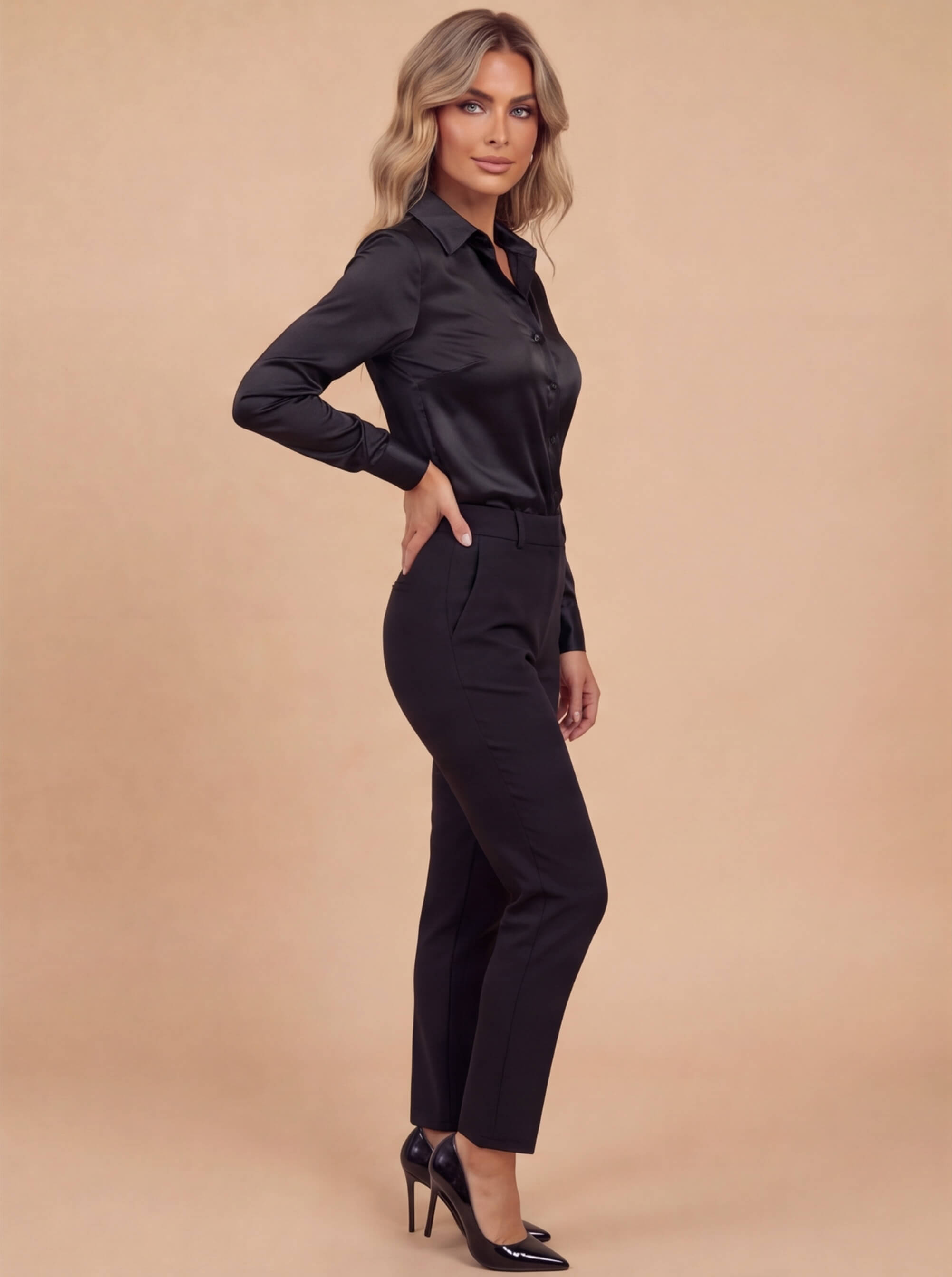 Satinbluse mit Knopfleiste und Reverskragen