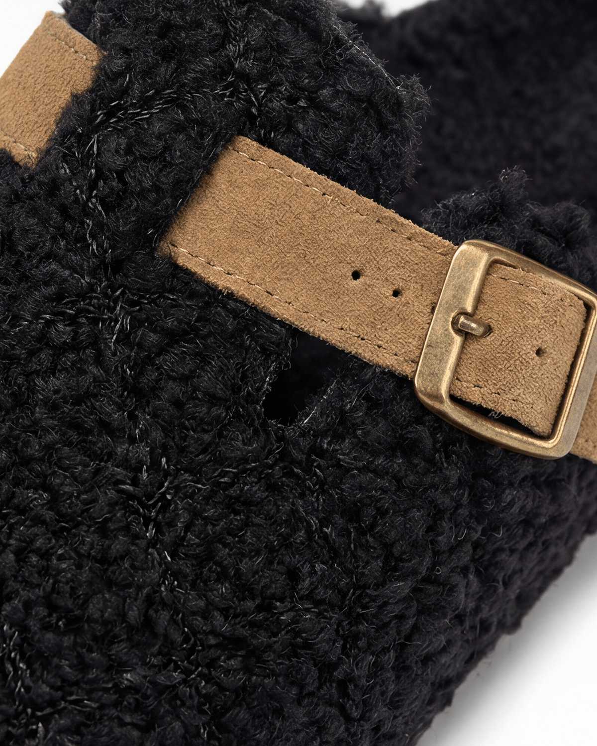 Damen Clogs in Teddy-Optik – mit Schnallenriemen