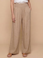 Damenhose mit Smokbund und weitem Bein