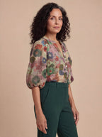 Damenbluse mit Blumenmuster und Knopfleiste – Fließende Passform