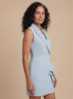 Damen Blazerkleid ohne Ärmel – Taillierte Eleganz mit Volantdetail