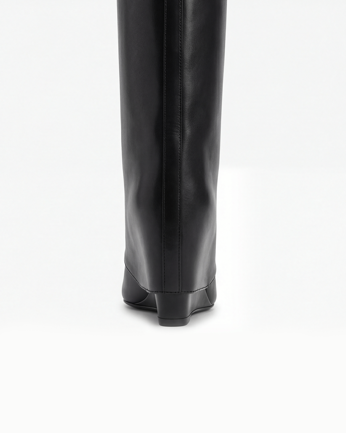 Botas de mujer hasta la rodilla con detalle de cremallera decorativa