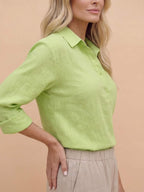 Damenbluse mit Kragen und Knopfdetails