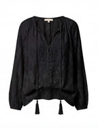 Boho Damenbluse mit Spitze und Schlitz-Ausschnitt – Leicht & Feminin