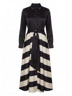 Gestreiftes Damen-Maxi-Hemdkleid mit Bindegürtel