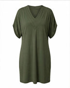 Elegantes Damenkleid mit V-Ausschnitt und kaschierender Passform
