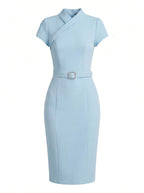Midikleid mit Flügelärmeln und Wickelausschnitt