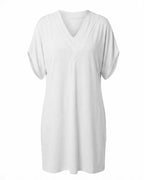 Elegantes Damenkleid mit V-Ausschnitt und kaschierender Passform