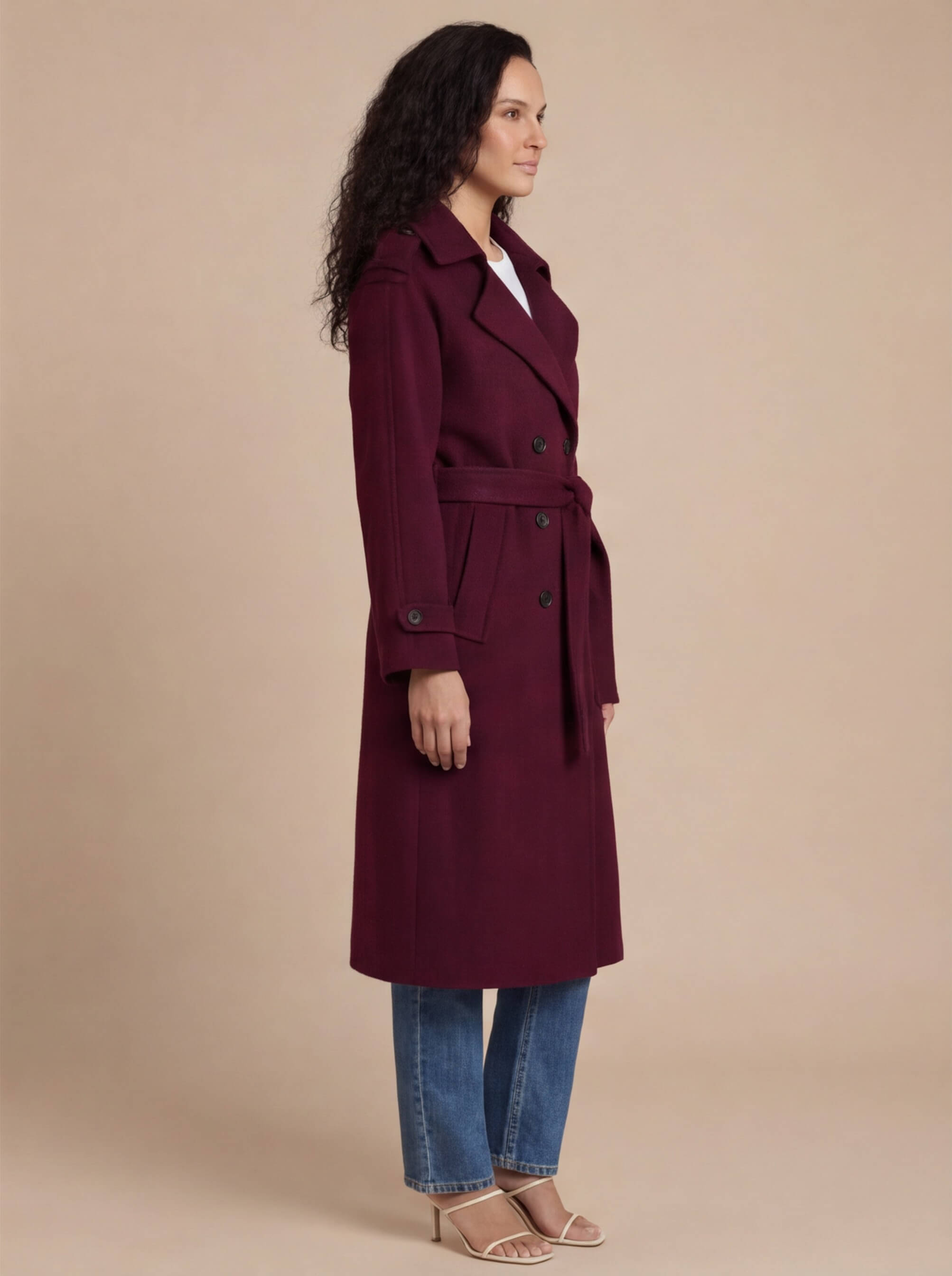 Damen Mantel – Eleganter Bordeaux Trenchcoat mit Bindegürtel