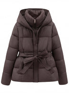 Damen Winter Steppjacke – Taillierte Kapuzenjacke mit Bindegürtel
