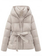 Damen Winter Steppjacke – Taillierte Kapuzenjacke mit Bindegürtel