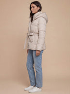 Damen Winter Steppjacke – Taillierte Kapuzenjacke mit Bindegürtel