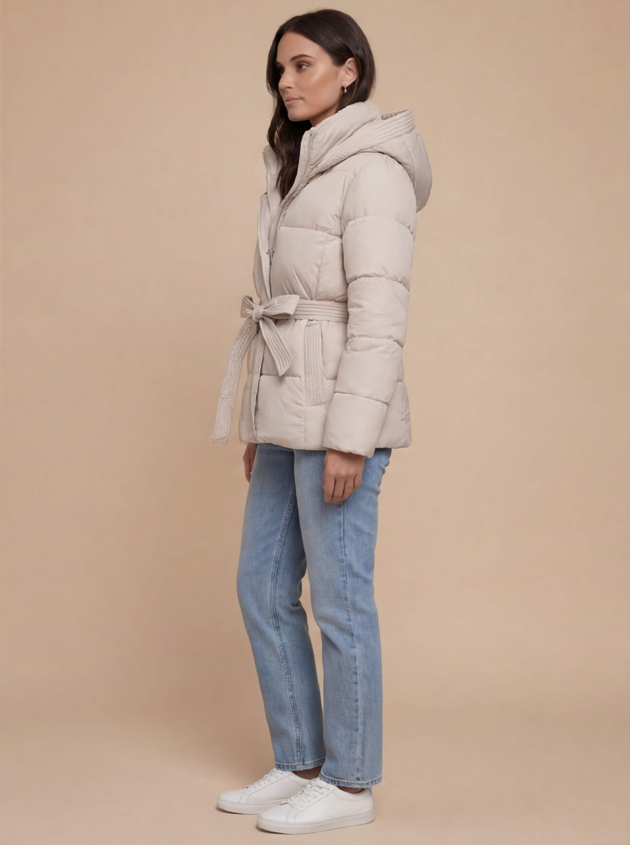 Damen Winter Steppjacke – Taillierte Kapuzenjacke mit Bindegürtel