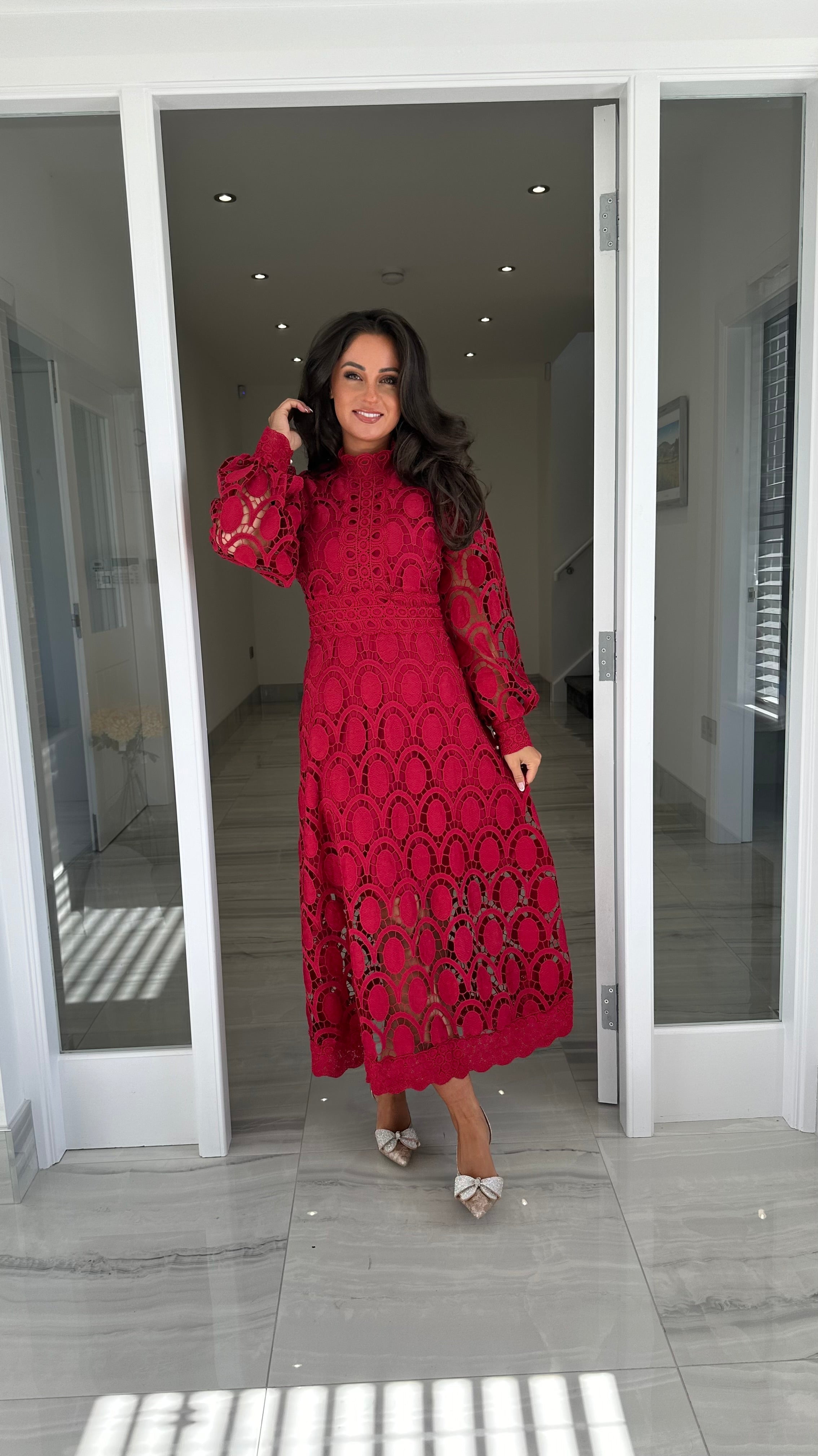 Lucia Langarm Spitzenkleid – Burgunderrot