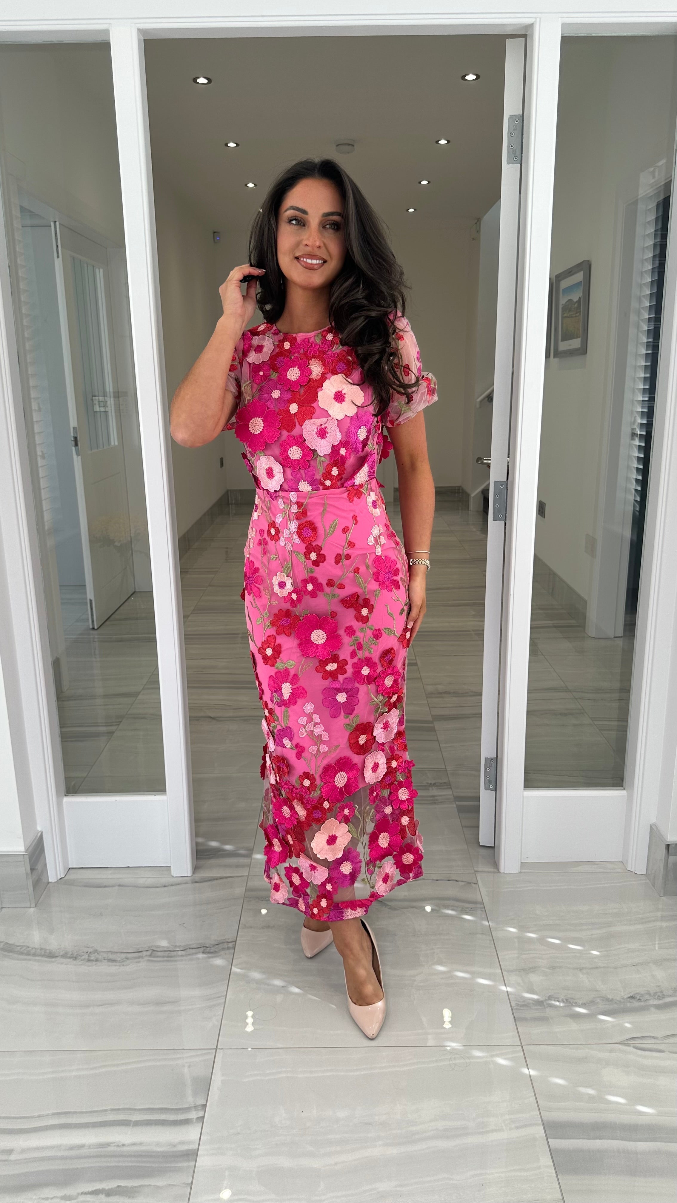 Maribel Midi-Kleid mit 3D-Blüten – Pink