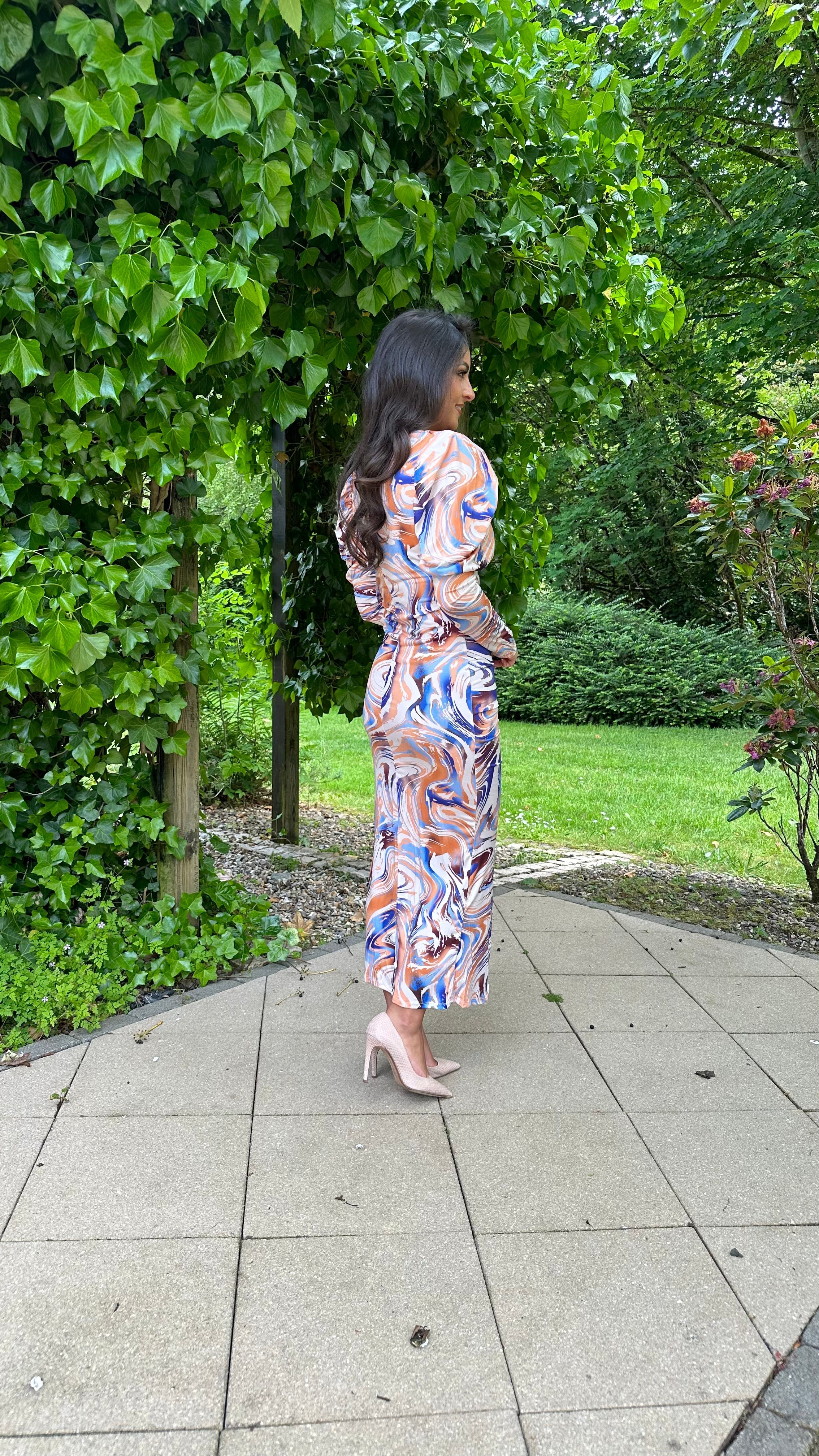 Soraya Bedrucktes Langarm Midi Kleid – Blau/Orange